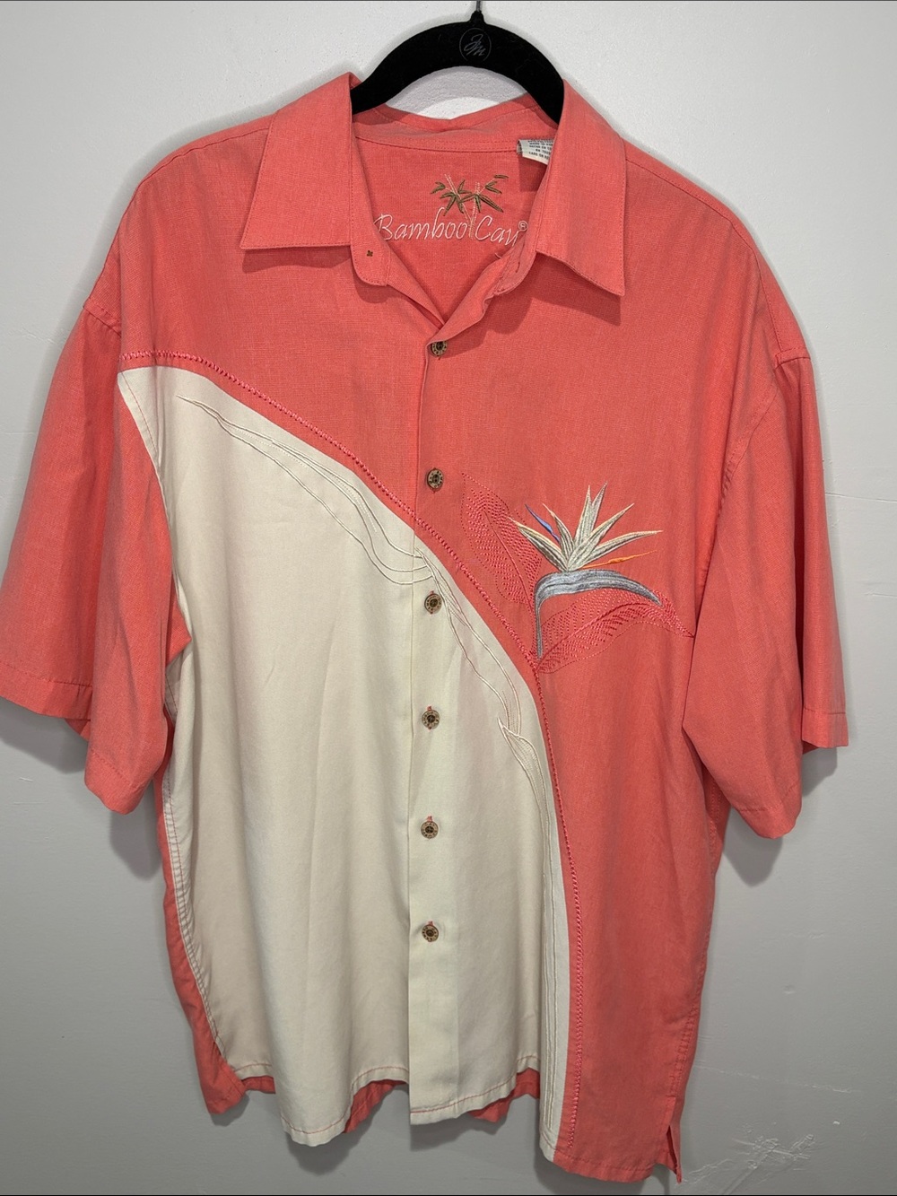BAMBOO CAY - Coral and Cream Short-Sleeve Button-Down Shirt - Medium
